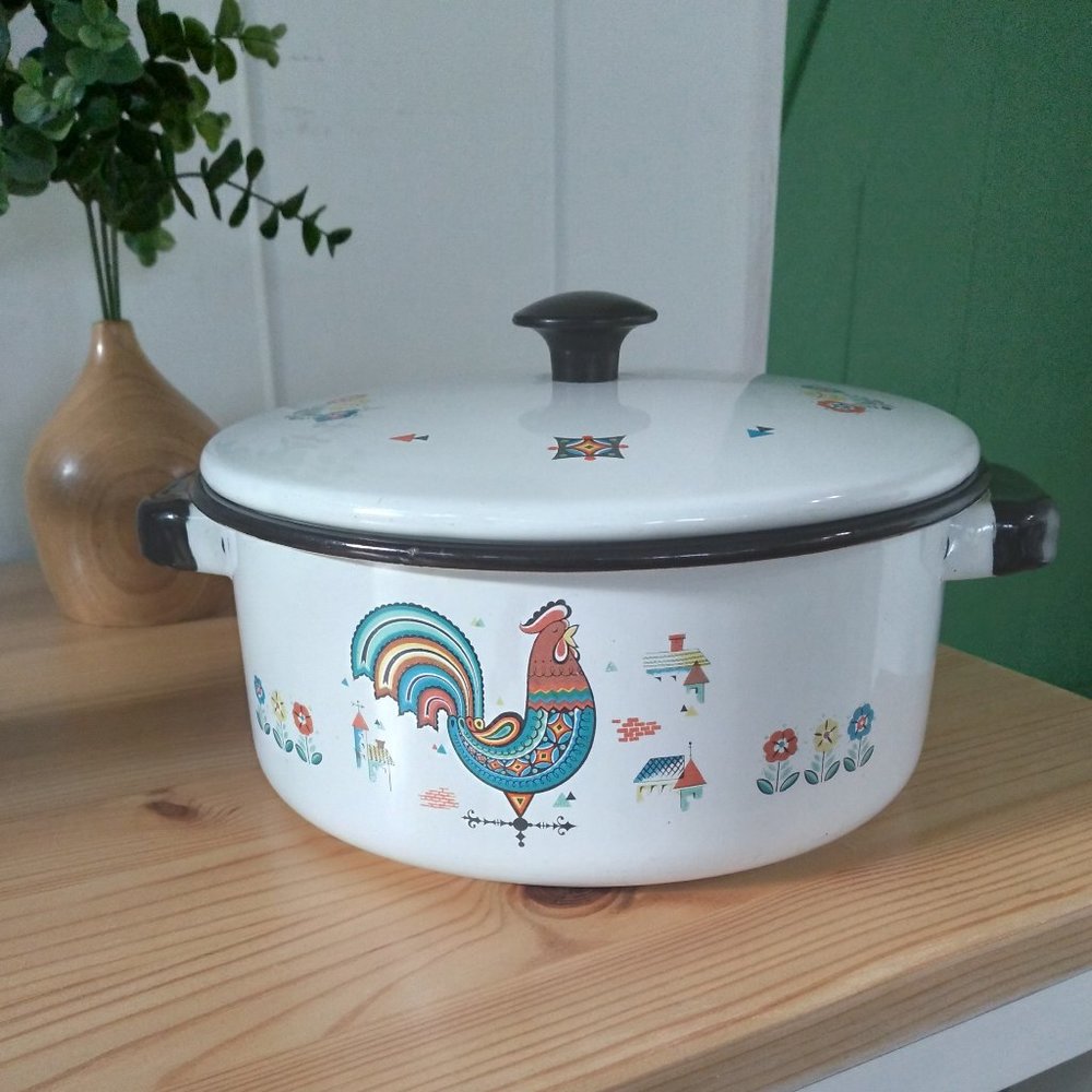 Berggren enamelware pot. White. Vintage Scandinavian.